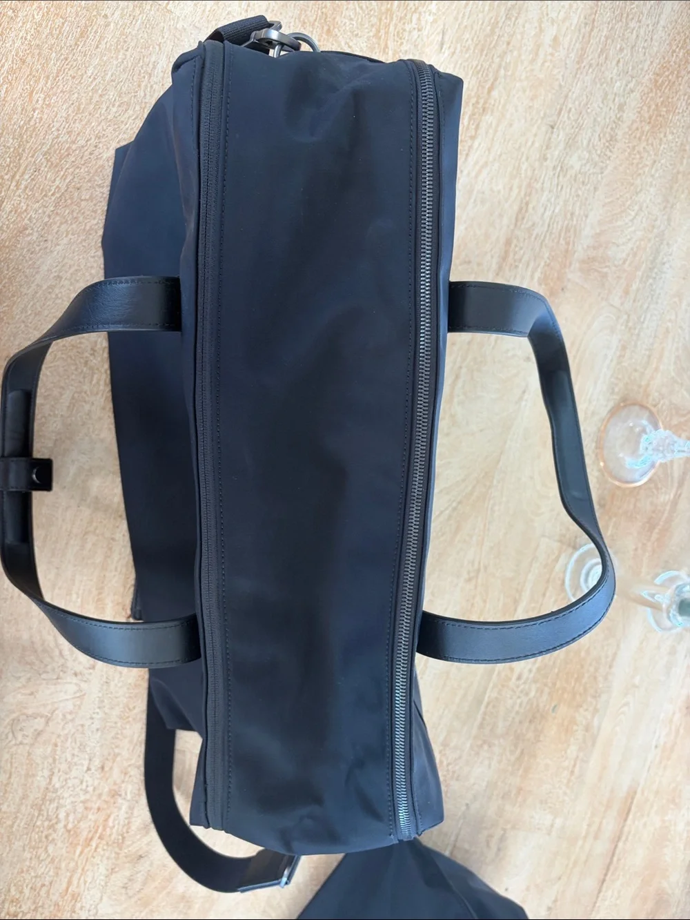 Away streamlined black